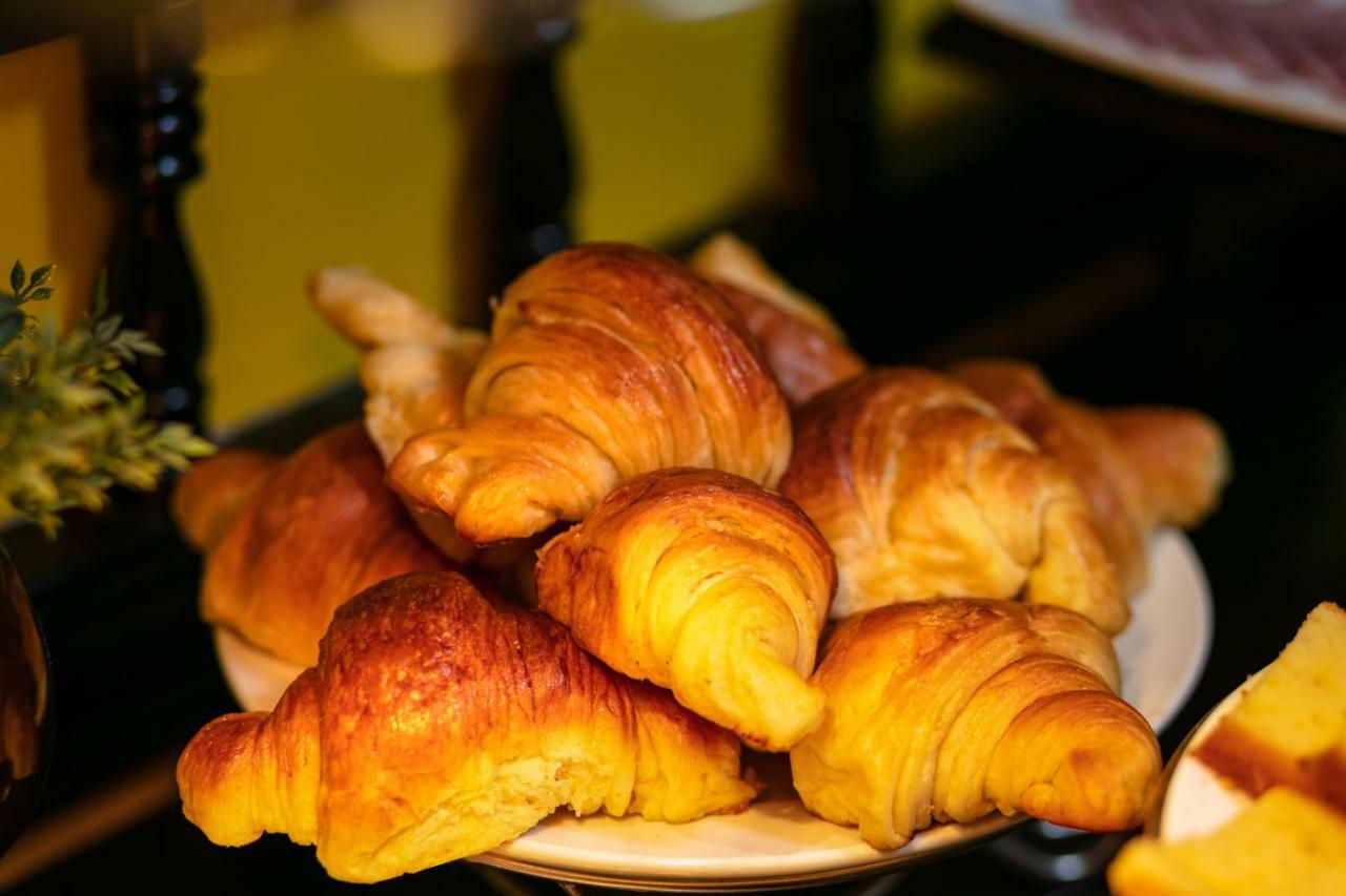 Hanoi Center Silk Premium Hotel & Spa & Travel Kültér fotó